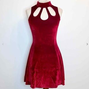 🆕⚛️ I HEART DRESSES ❣️ Red Velvet Velour Cut Out mini Dress NWT size Small